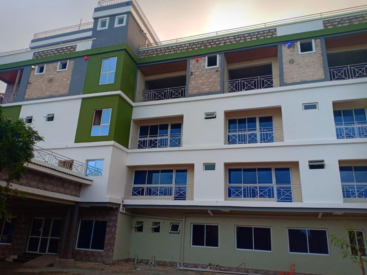 Diplomat Diani Beach Resort Экстерьер фото